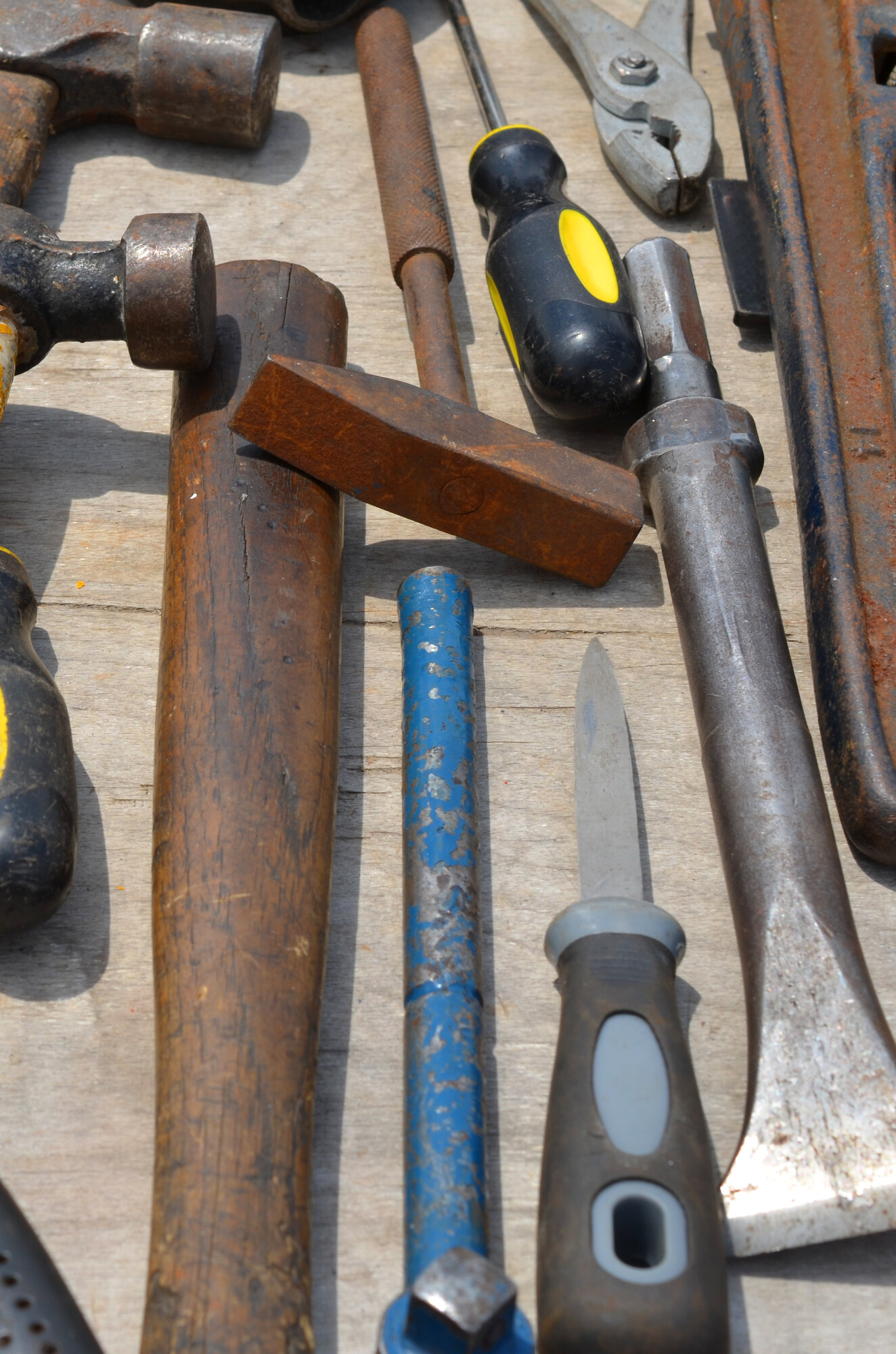 Best Way To Organize A Cluttered Garage